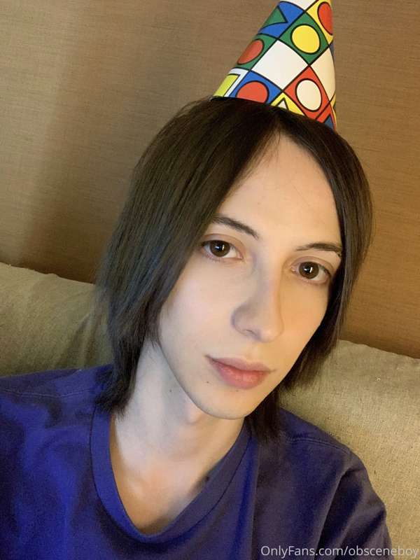 Heeeey lads ! 
it’s my B-day today :3 
I’m already 23 😱 (the.. 2
