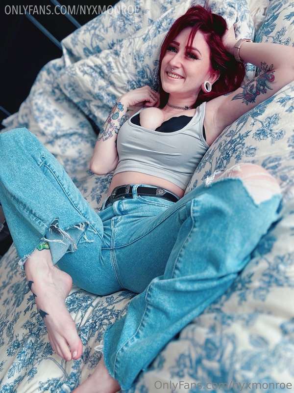 Do I look better in or out of my jeans? 😜 24