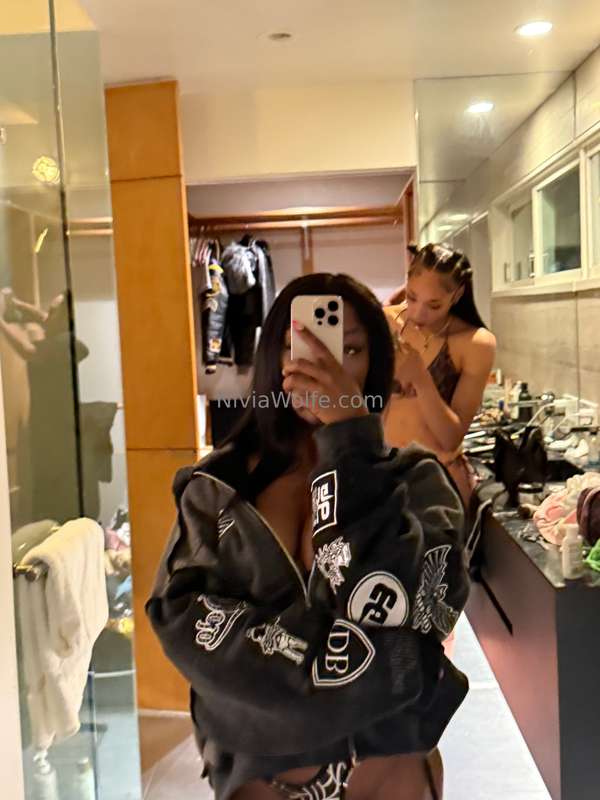 Bae don’t pay me no mind 😂♥️