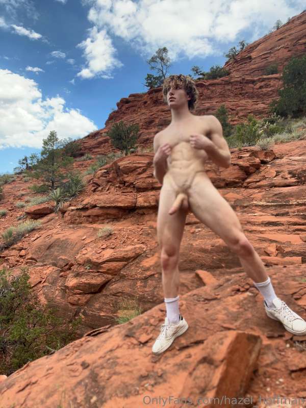 Let’s enjoy the view together 🫦