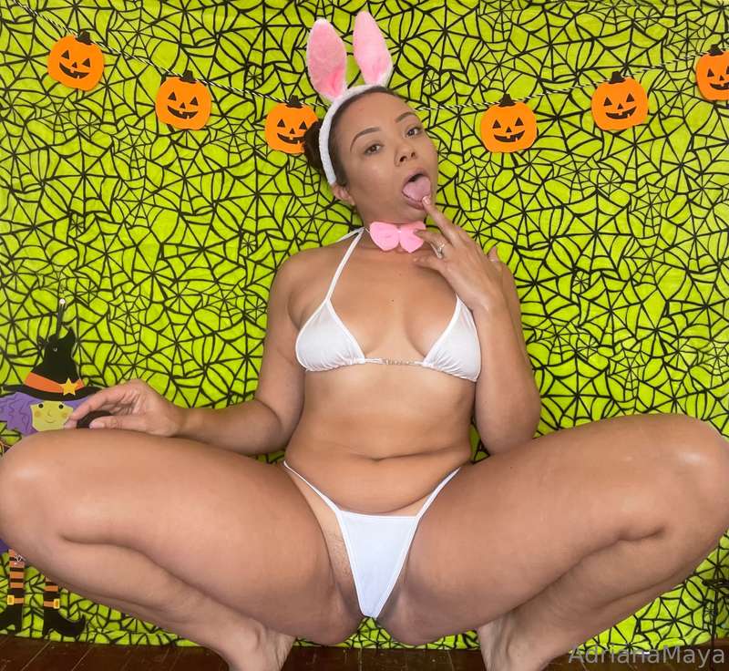 Slutty bunny 🐰🎃 16