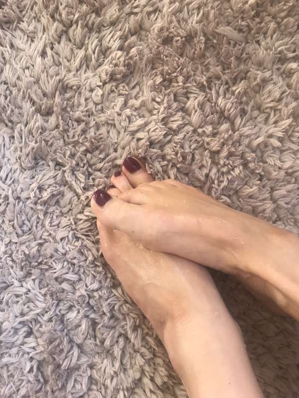 How I keep my feet so soft, coconut oil bath x 1