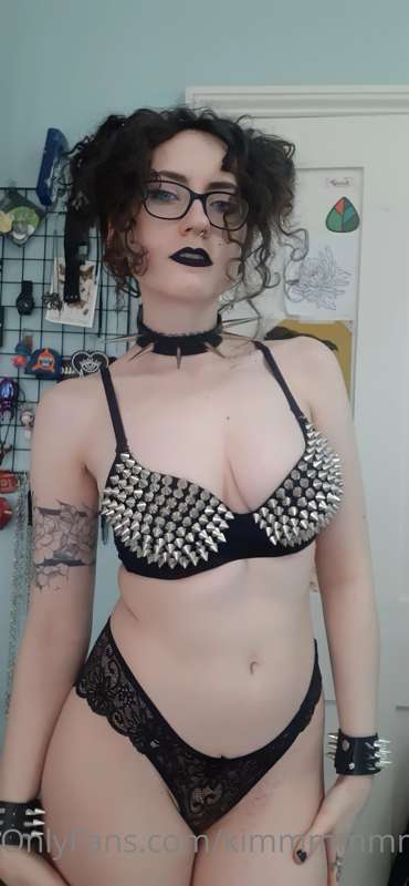 Medium titty goth girlfriend?🤔 This weeks PPV is a fun one, ..