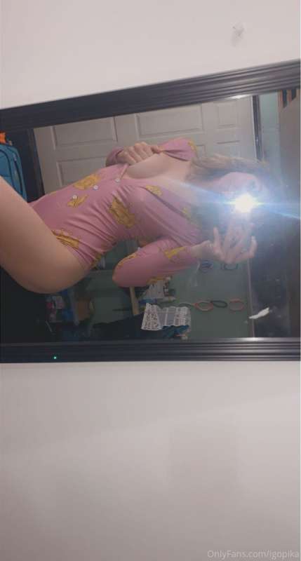 Wiggly butt? Should I make a twerk vid for you guys? 
Tip to.. 2