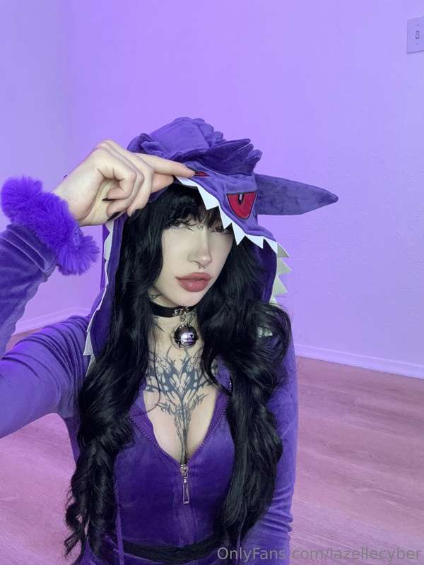 Swipe for a surprise ✧٩(•́⌄•́๑)و ✧