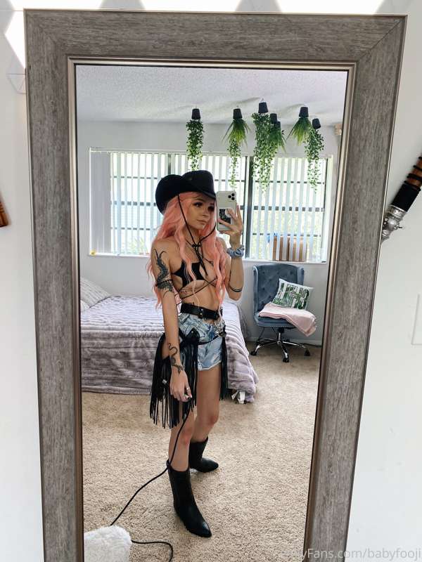 Cowgirl pt. 3 plus some extras 🖤 2