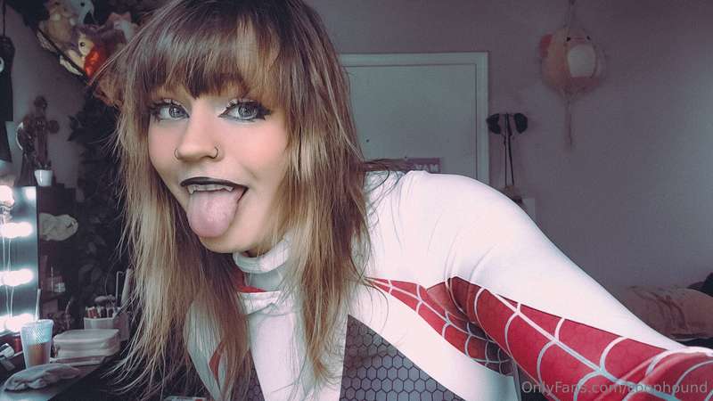 POV youre dating Spidergwen and she sends you these snaps <3.. 3