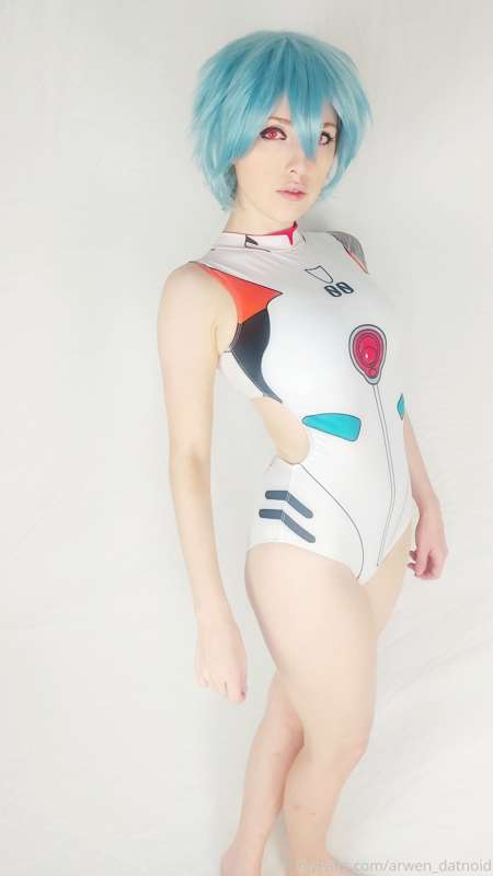 Rei may be a bit... different... but she certainly wants to .. 1