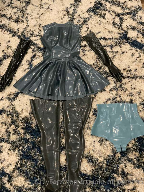 New latex outfit just arrived, who’s excited?