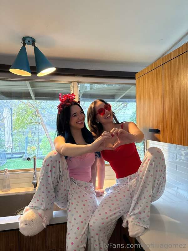 got room for two valentines this year? 💝 @sophiemudd  1