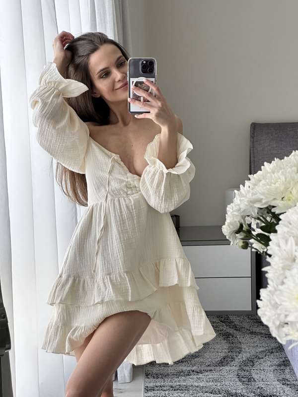 I feel like a princess in this dress, how do you like it?😇
