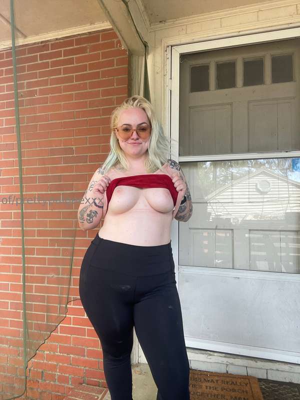 It was hot out today 😩🥵 4