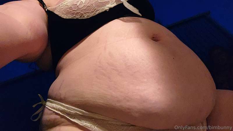 Ur exhibitionist fatty wants to play outside. Let's fuck und.. 6