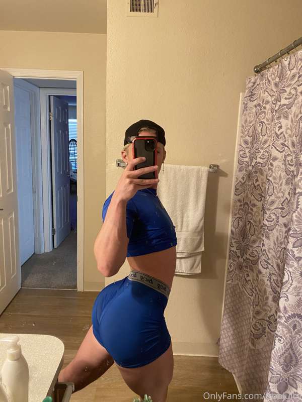 I will send these used undies to the highest bidder 😵‍💫😵‍💫😍