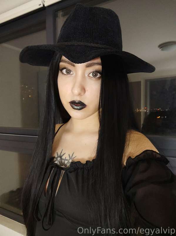 🎃 NEW HALLOWEEN SET 🎃 40 NEW PICS 🎃
I HAVE MORE COSTUMES AND.. 21