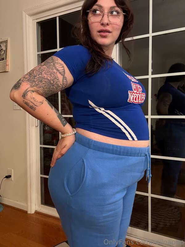 Bloated after the movies 🙀 would you do a double take if you.. 6