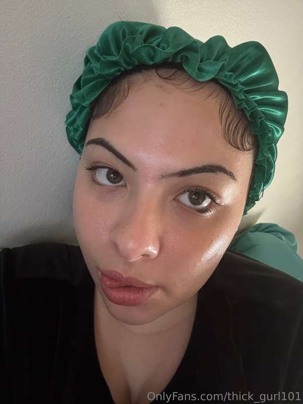 Swipe right silly 🤪  6