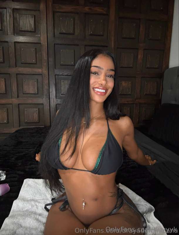 🚨 LIVE SHOW 2 HOUR NOW🚨freckled dominican beauty @drayadomin..