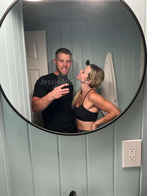 **Saturday morning workout** 💪🏼
I love that we share the sam.. 1