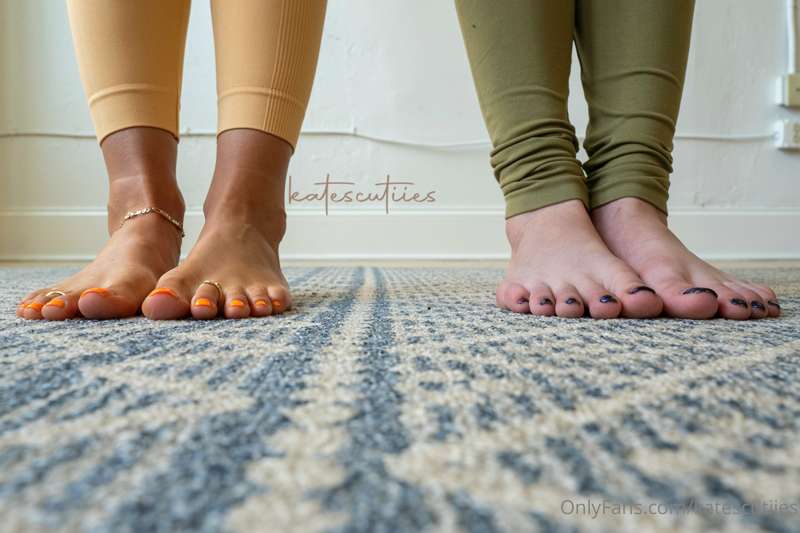Yoga with TaurusTastyToes pt 1😘 3