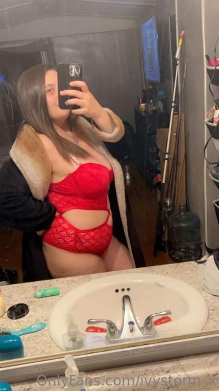 I’m still here guys just haven’t really felt up to filming a.. 3