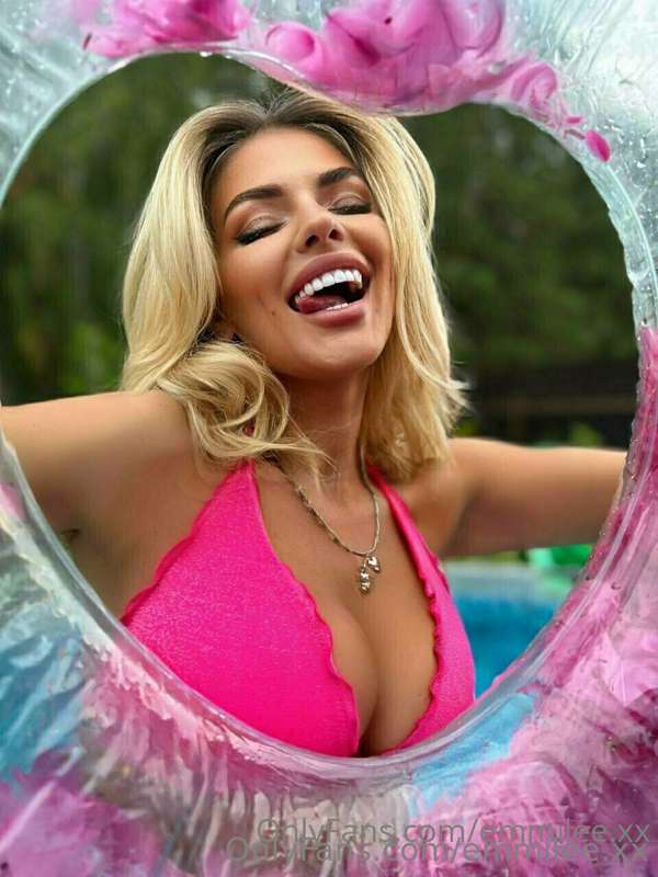 Sending all my love and care to you💋💋💋