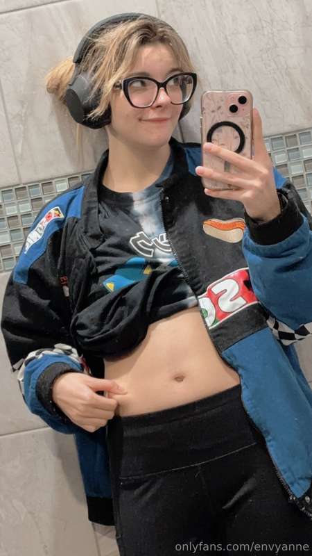 Gym fit went kinda hard today, huh? 😎✌🏻 I managed to break a.. 27