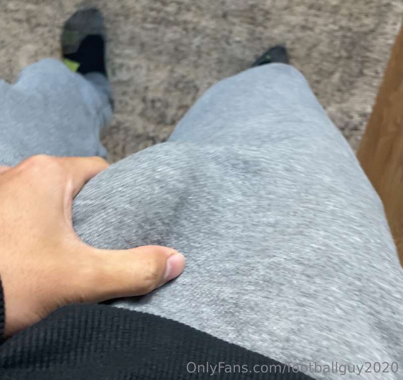 The latest jerk off pics and so much more!! 5