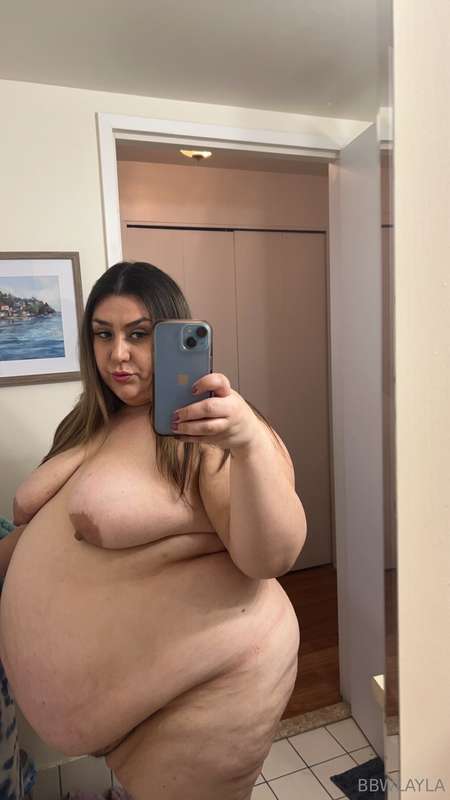 Hi guys do you think my fat tits are growing a little ? 🤔