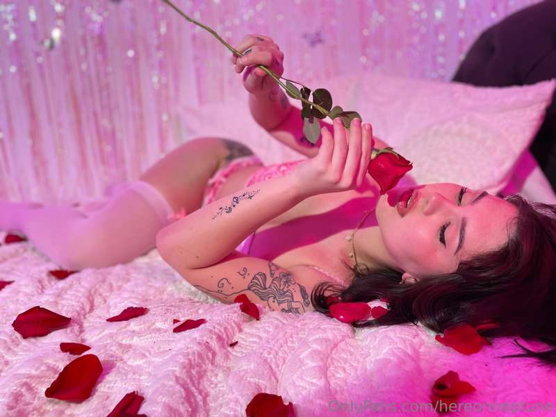 hello February💜❤️ am I 𝙨𝙬𝙚𝙚𝙩 enough for you? 🍭