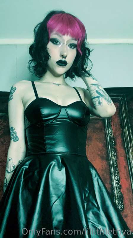 🖤 new dress, fuck me in it? 🖤