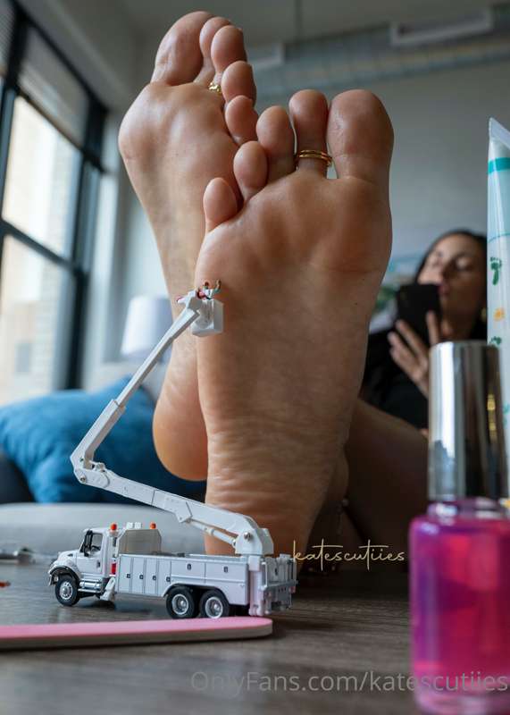 Tiny’s pedicure Pt 2🤩 6