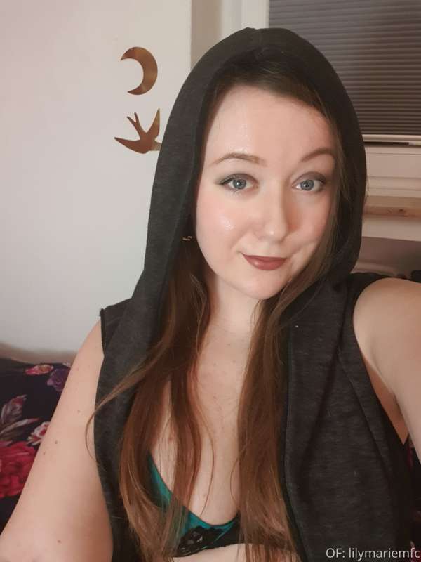 This is the most makeup I've worn in... over a year? 😳 hope .. 3