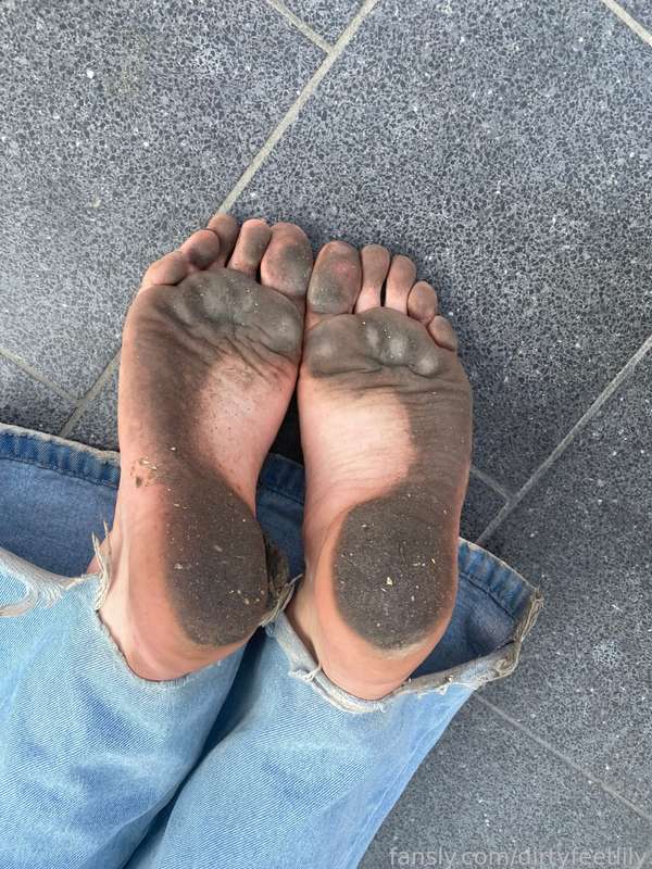 Dirtyfeetlily - Fansly - 2025-04-25T10:34:35