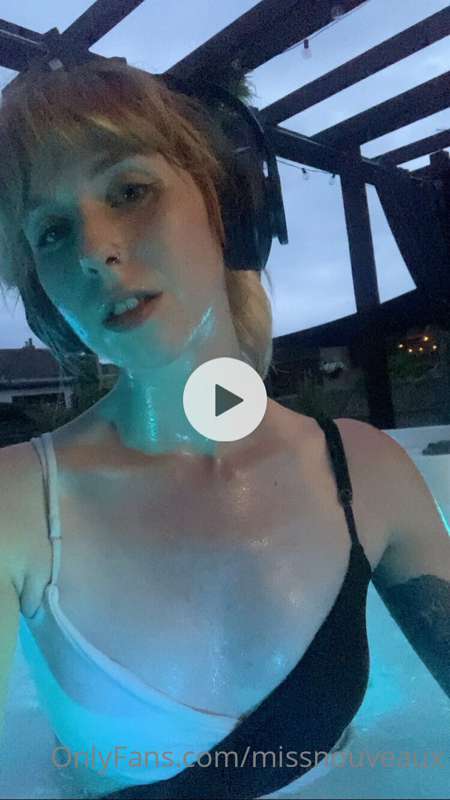 A selection of short videos - steamy from the tub…. Gentle c..