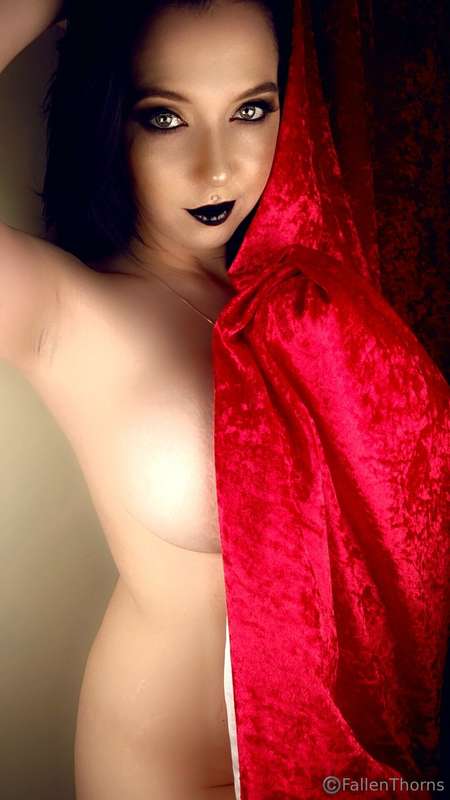 Fallenthorns - Onlyfans - 18 May, 2025