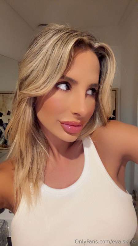 A little close-up moment 😘 I bet you'd love to be this close..