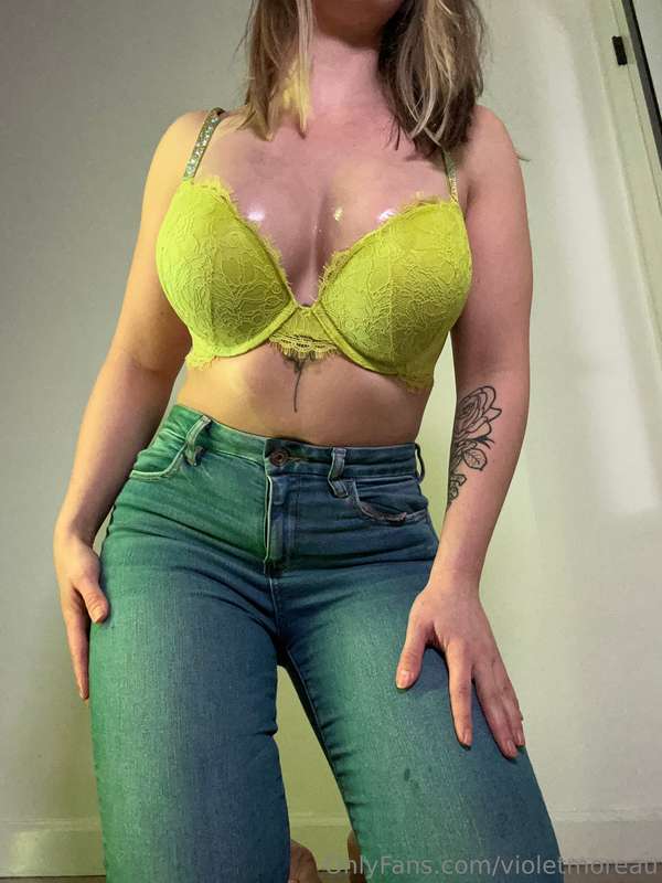Violetmoreau - Onlyfans - 12 Jan, 2025