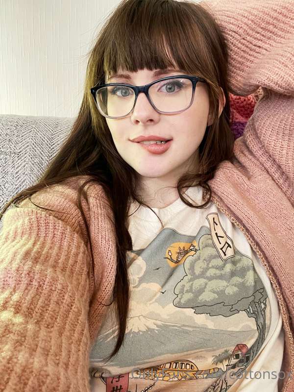 I cut my fringe and I like it, what do you think? 😇 I also p.. 2