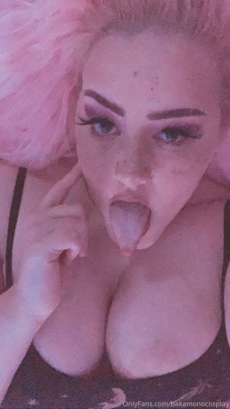 Ya boy tried to do makeup today 🥺👉👈 have some thiddies.