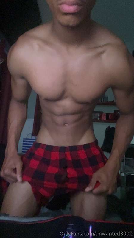 Perfect body wit a big dick😩😩