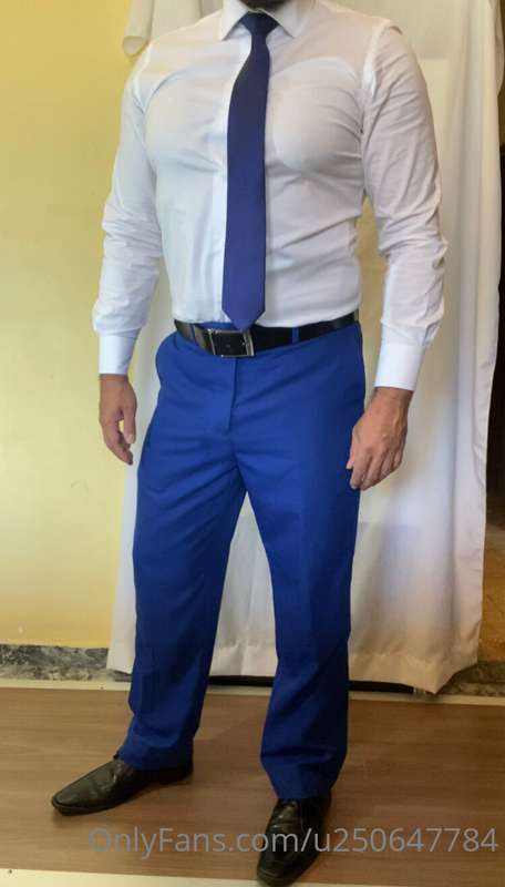 Tudo azul e com muito tesão. Que delícia. Pau igual pedra.