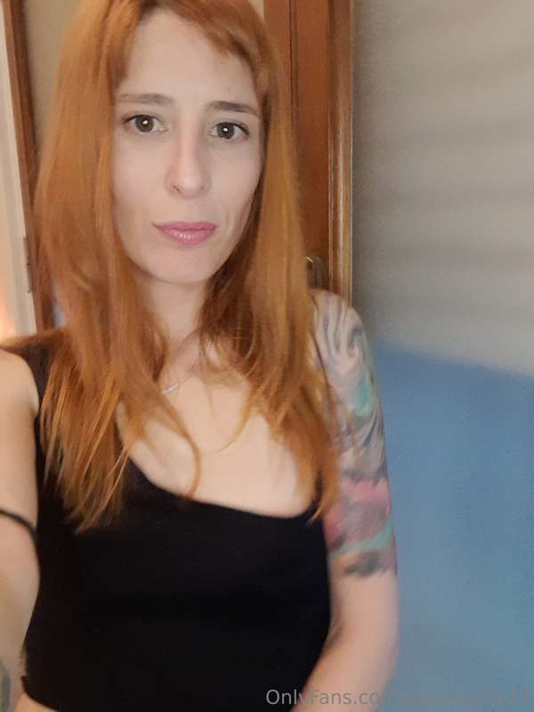 After a few drinks with friends... do I look pretty? 🤭