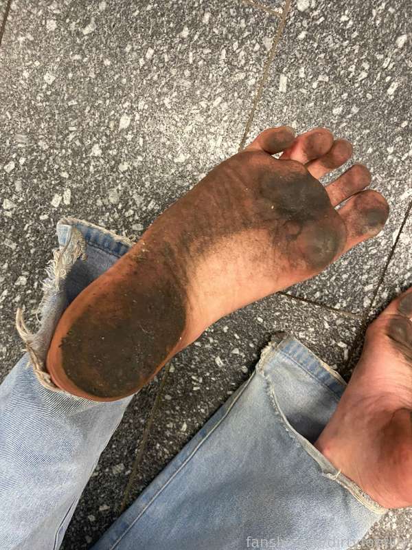 Dirtyfeetlily - Fansly - 16 Apr, 2025 4