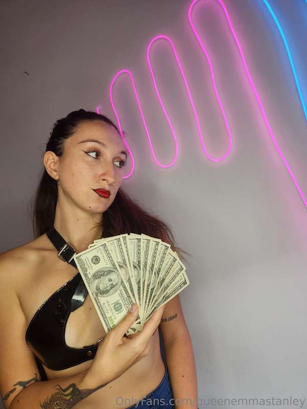 are you ready to give me all your money? Prove it on my DM 😈