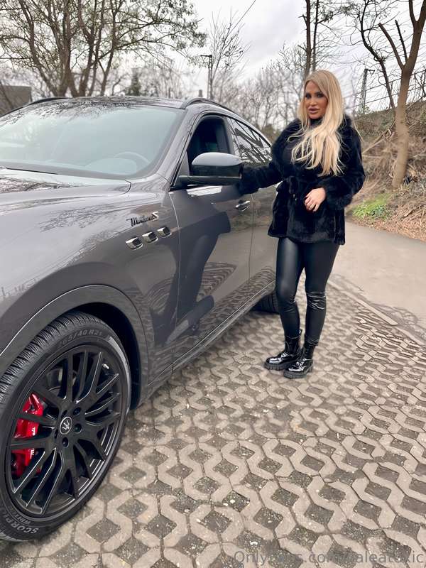 My new car has finally arrived. I think it suits me well 😎