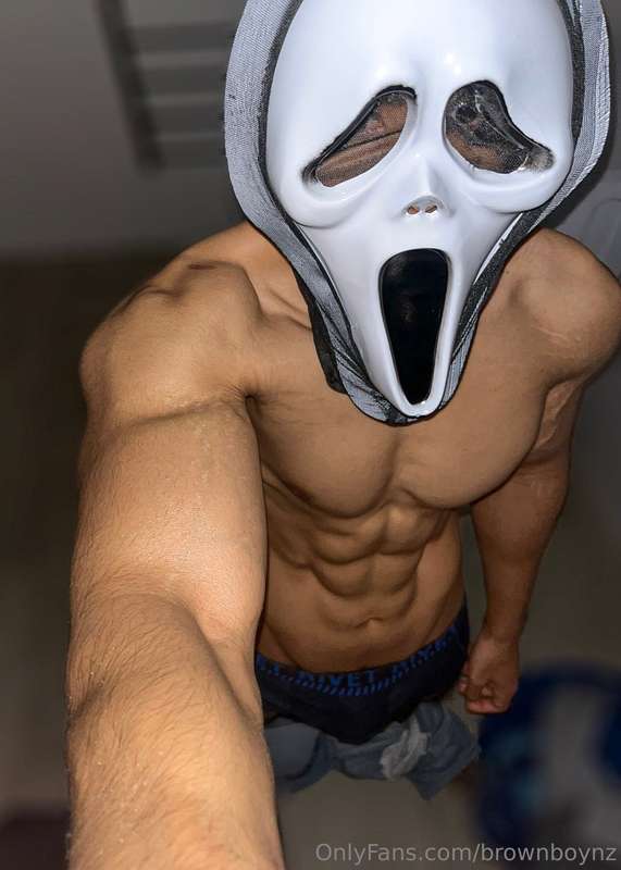 Midnight Peak a boo , now come serve your master 🔪 4