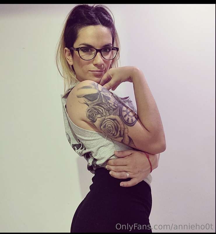 Annieho0T - Onlyfans - 21 Apr, 2025