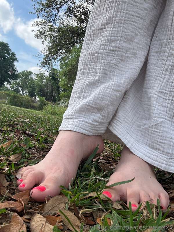I noticed more fans who enjoy feet being subscribed. I took .. 4
