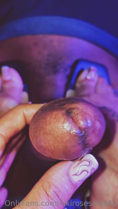 Some sexy shots from last Fridays session w @magicalscenez 🍆.. 4